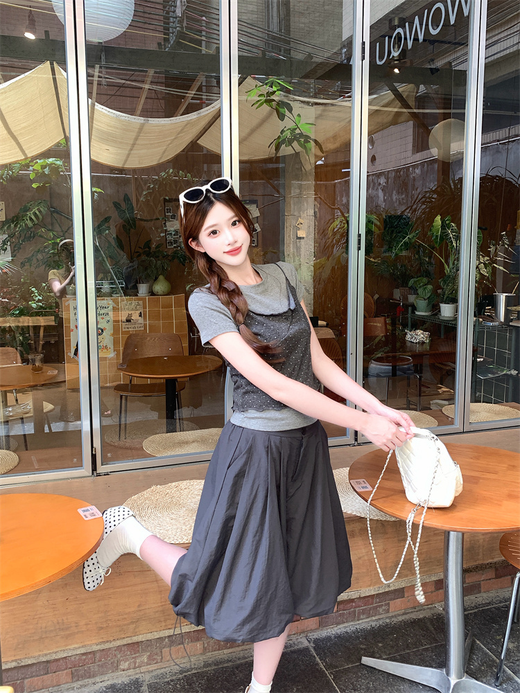 Korean Style Gray Polka Dot Cami Short Sleeve T-Shirt and Bubble Skirt Three-Piece Set - Image 4