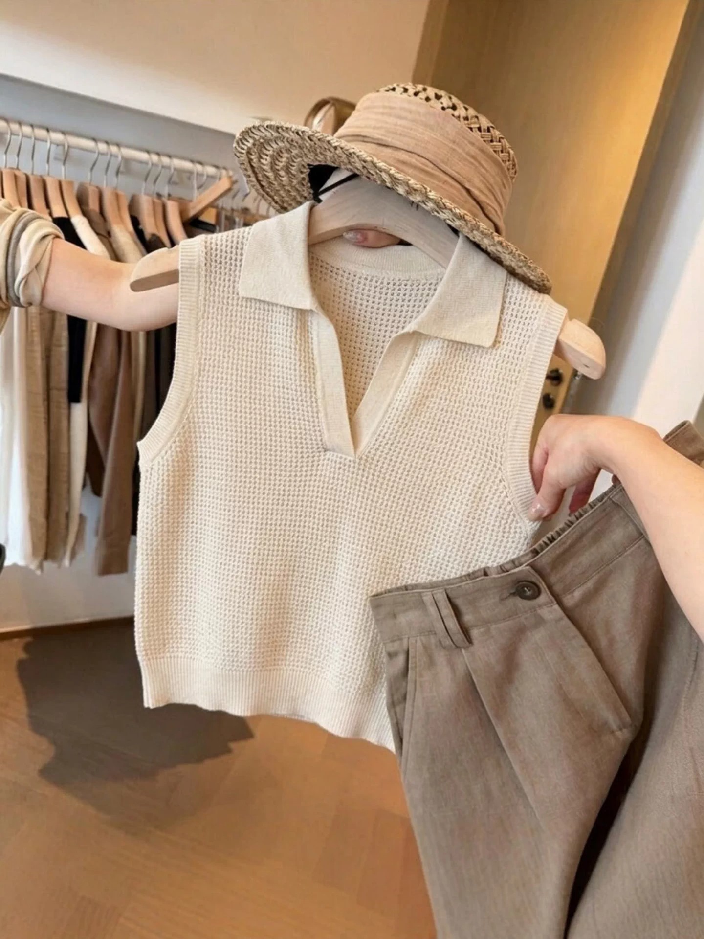 Korean Style Grey Hollow Out Polo Neck Knit Vest Women Summer Sleeveless Top - Image 3