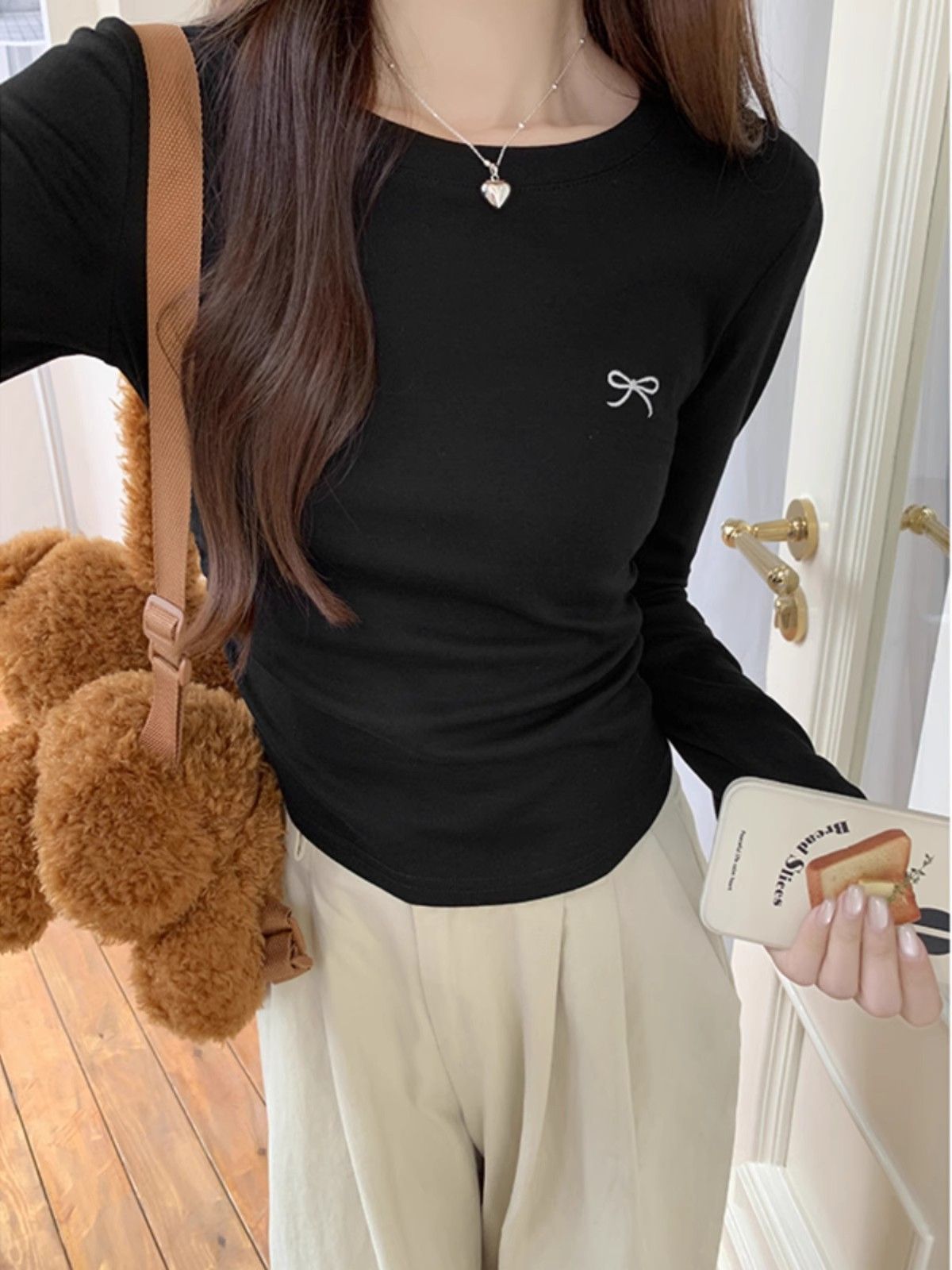 Women's Slim Fit Crew Neck Long Sleeve T-Shirt with Bow Pleat Design